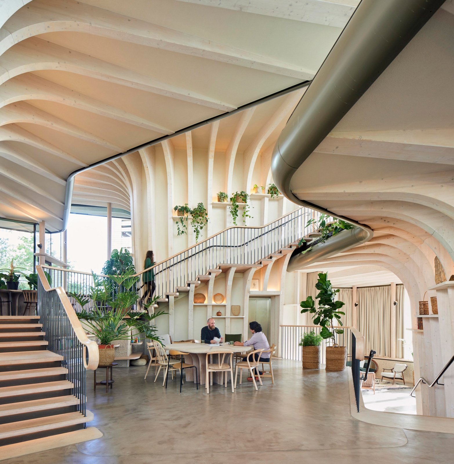 英國蓊鬱綠植療癒空間Maggie's Leeds-1