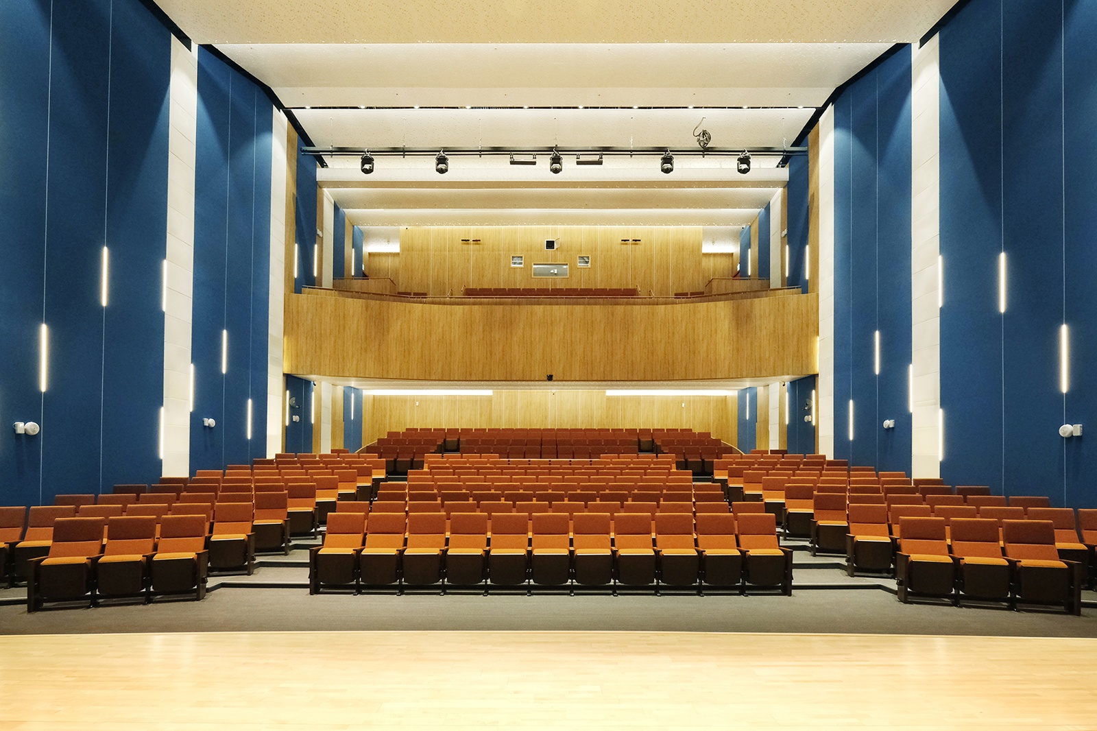 室內設計 ｜ 承古啟新：公共演藝廳再生設計 ｜ 張志成建築師事務所 DECO TV 室內設計平台