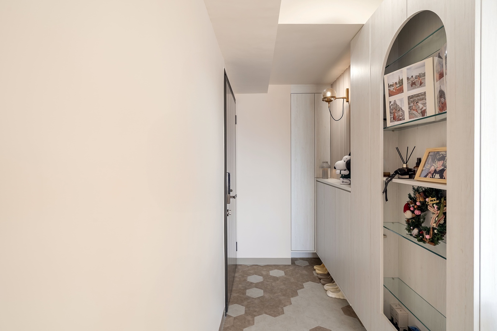 奶油系弧形設計,描繪年輕夫妻19坪的輕暖柔光宅 | 歐德傢俱 DECO TV 室內設計網路平台2