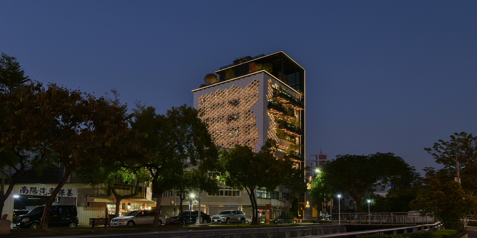 國際獎項代辦 ｜ 丰二三 ｜ 晨禎營造股份 DECO TV 室內設計平台10