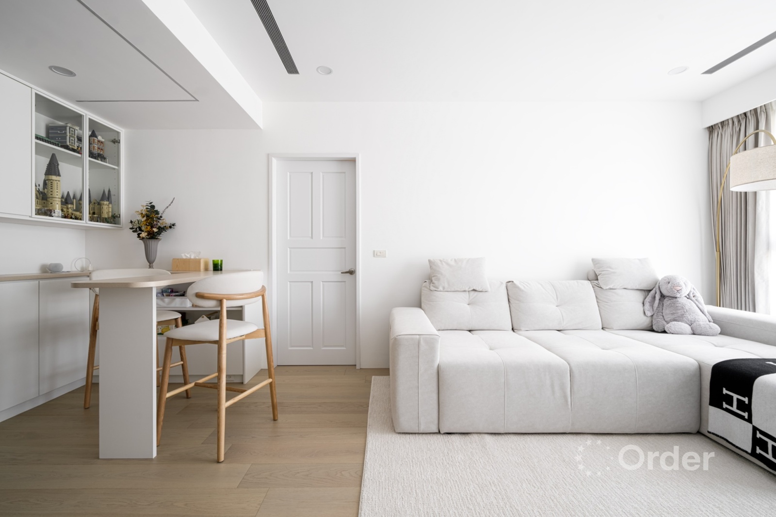 女神陳敬宣高顏值日常！開箱「雲上舞白」美宅 歐德傢俱打造零死角時尚居所 DECO TV 室內設計網路平台3