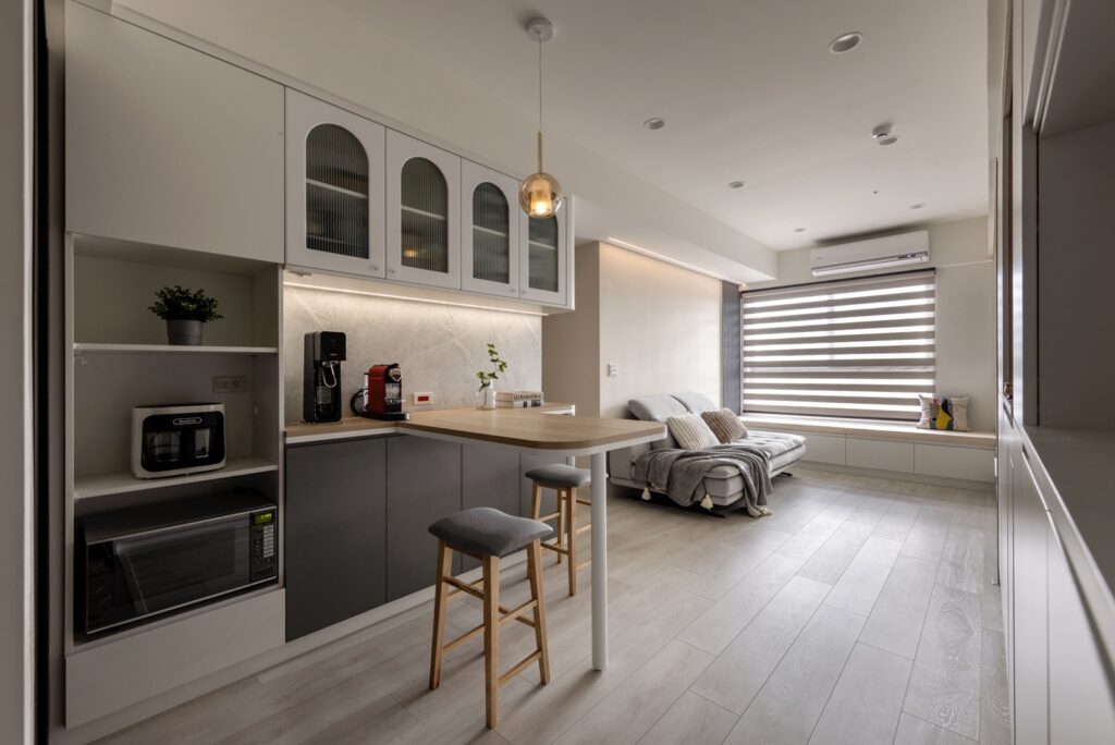 退休慢步調x職場快節奏交織 溫馨19坪共居宅 ｜優渥設計